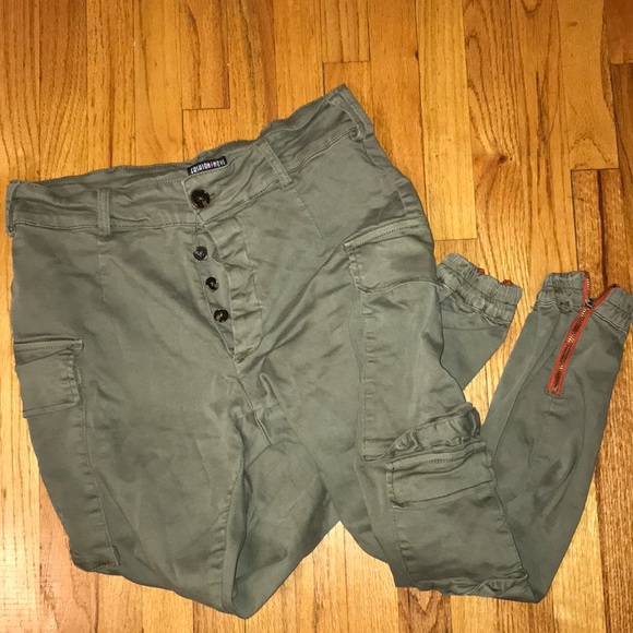 Fashion Nova Pants - Fashion Nova army green high waisted joggers